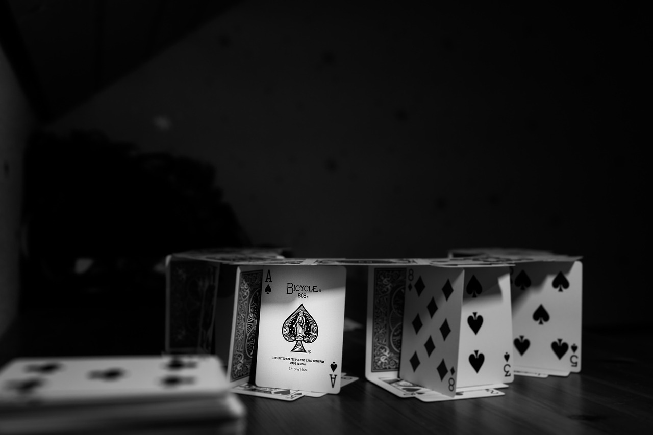揭秘四月老黑最新视频背后的故事，深度解读新作内涵