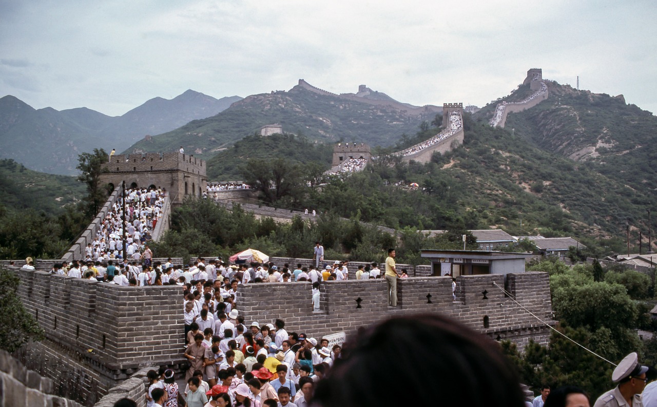揭秘上海三日游全攻略，旅游团报名、景点游览与最新价格一览表（附三日游行程安排）